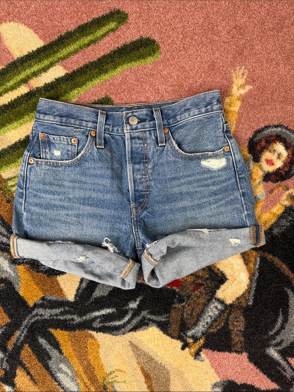 LEVI'S DENIM SHORTS